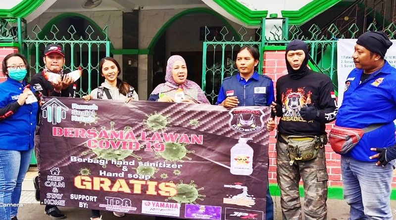 Gomax Riders Bagikan Gratis Hand Sanitizer Untuk Ojol, Masjid dan Mushalla