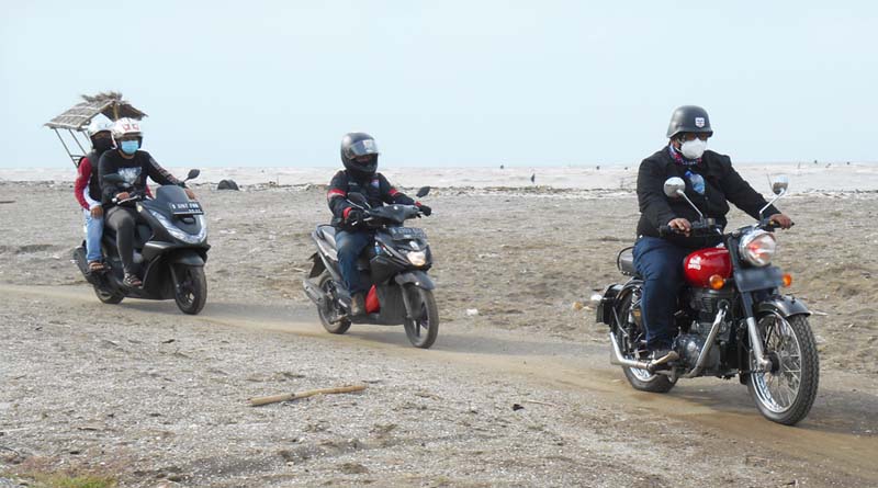 Bro Herry GAC Sunmori Bareng Redaksi AB dan TB ke Pantai Muara Bungin