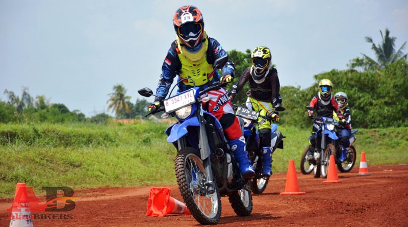 Yamaha WR 155R