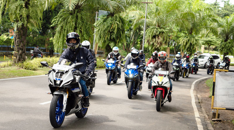 bLU cRU