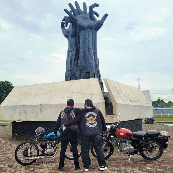 Duo Bikers
