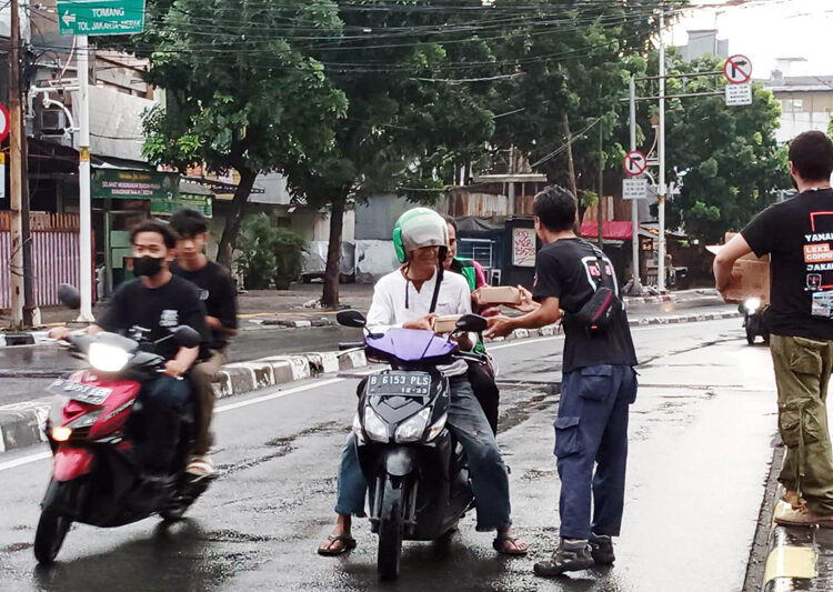 Berbagi Takjil