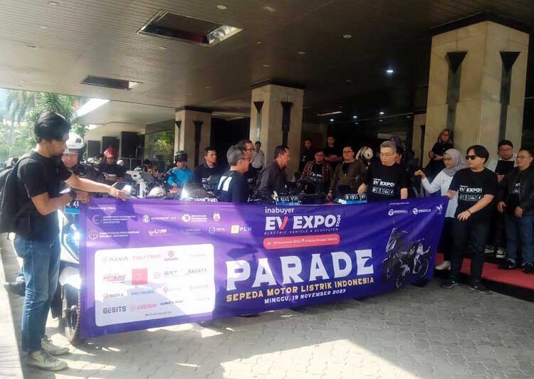 Puluhan Sepeda Motor Listrik