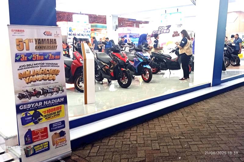 Booth Yamaha