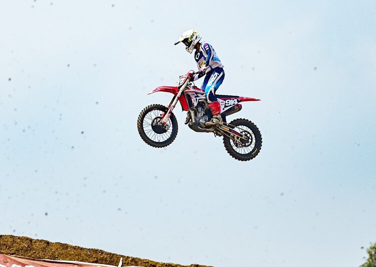 Crosser