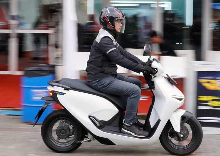 Sepeda Motor Listrik