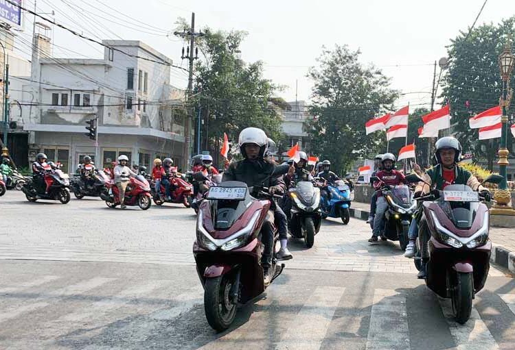 Ribuan Bikers Honda PCX