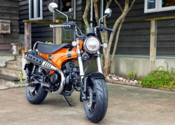 Honda ST125 Dax